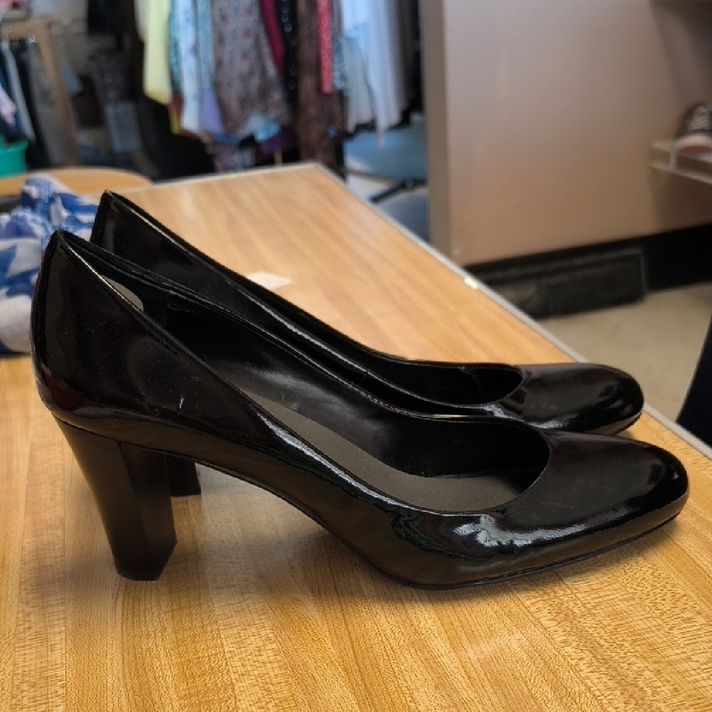 Calvin Klein Black Patent Leather Mid-Heel Pumps